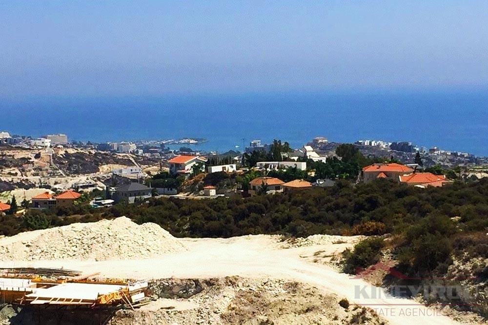 Land  in Limassol , Ayios Tychonas
