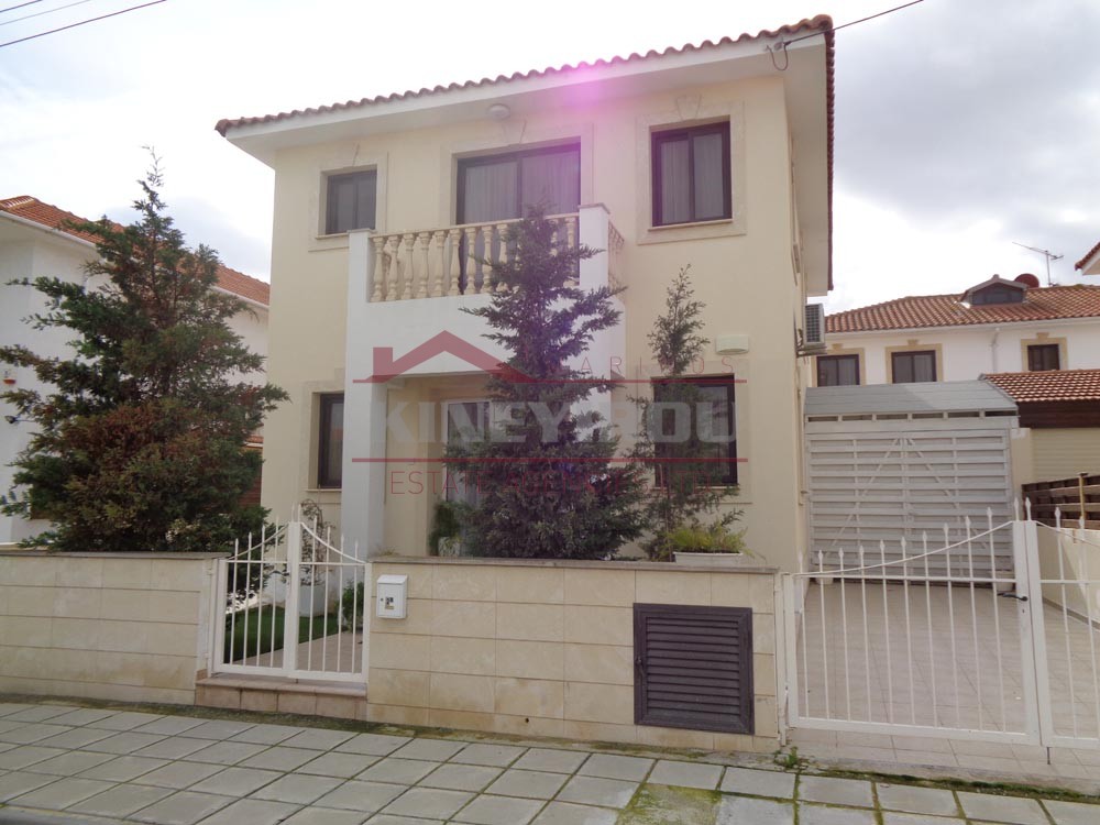 House  In Dekhelia Road , Larnaca