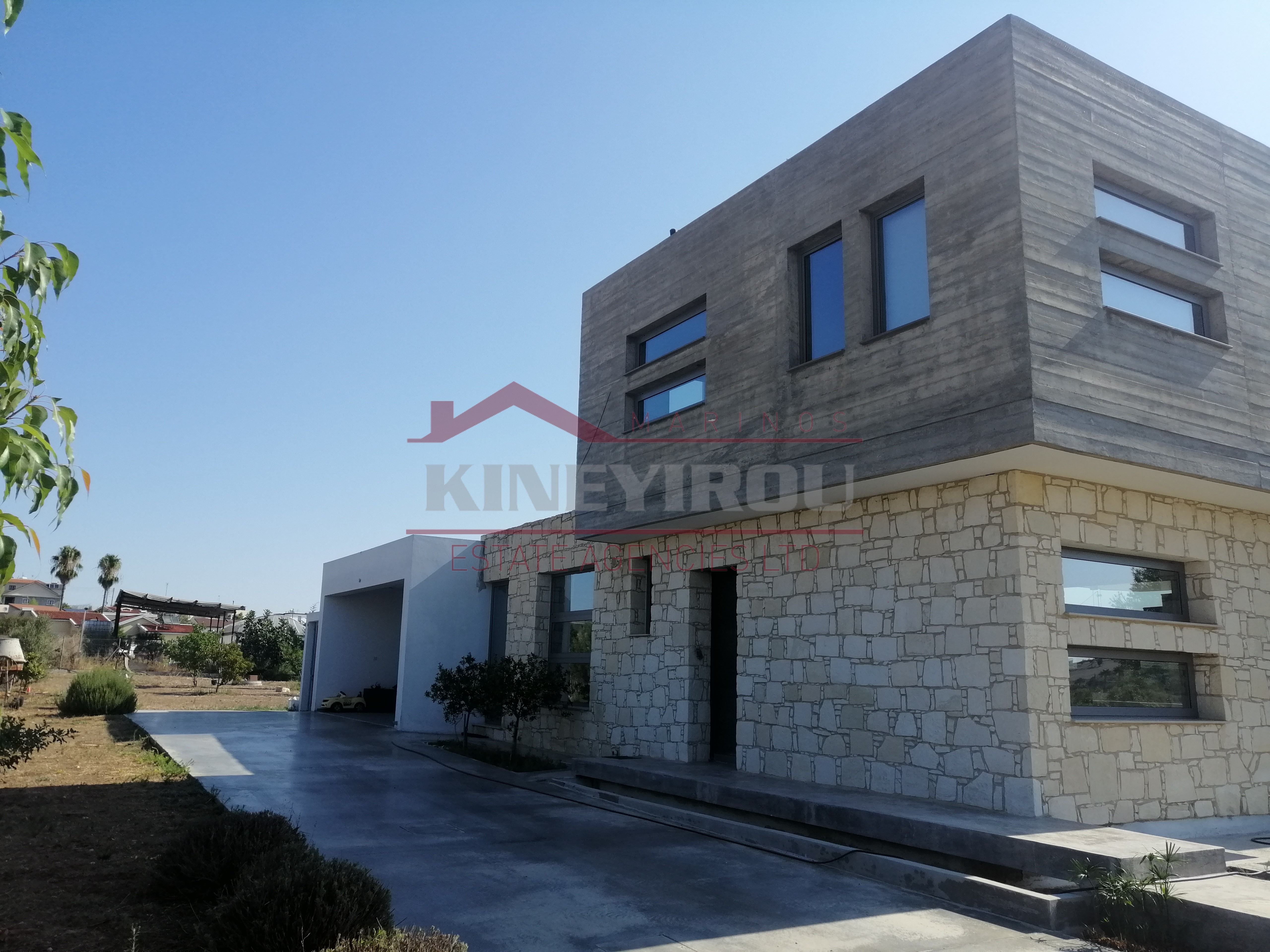 Luxurious Detached House in Lympia Village