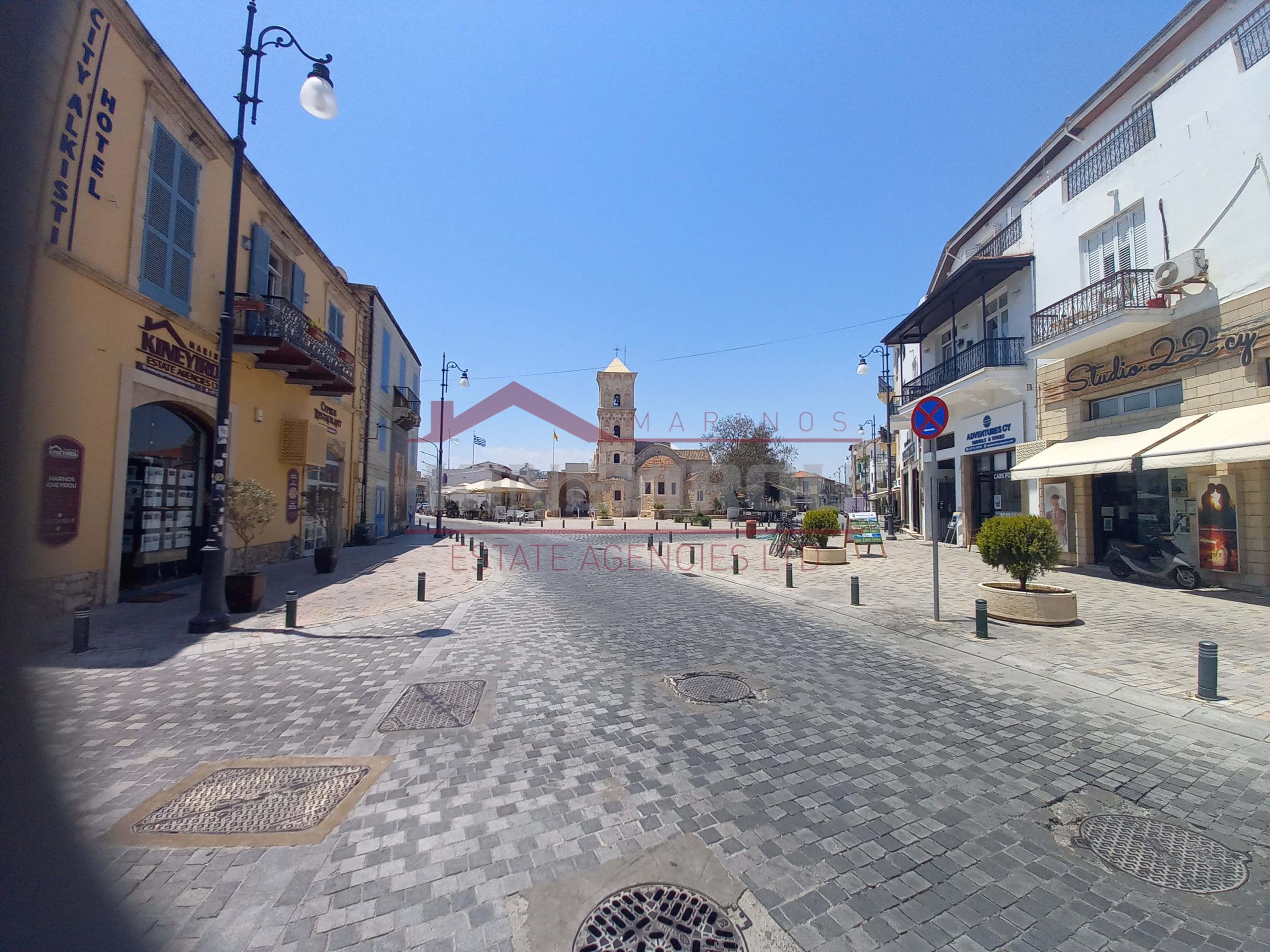 Shop in St. Lazaros Square