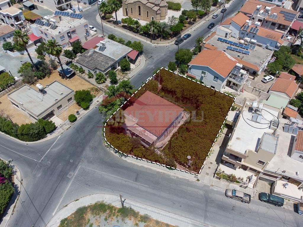 building with semi basement in Chrysopolitissa, in Larnaca