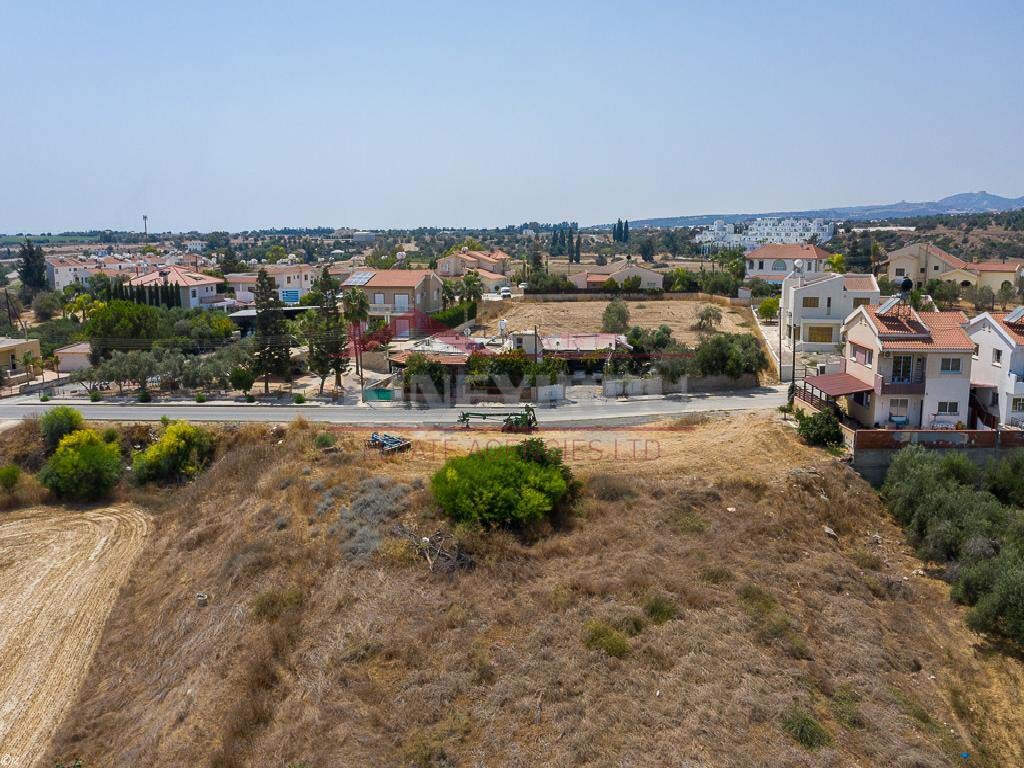 Residential field in Mazotos, Larnaca