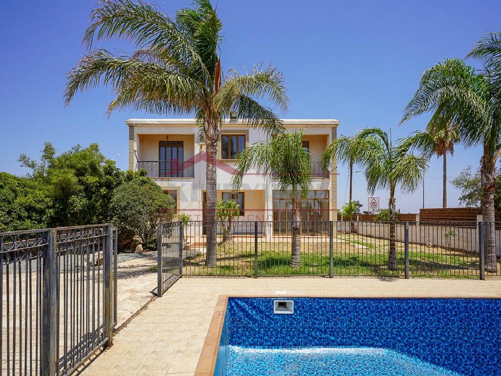 Spacious, four-bedroom house with  swimming pool in Avgorou, Famagusta District.