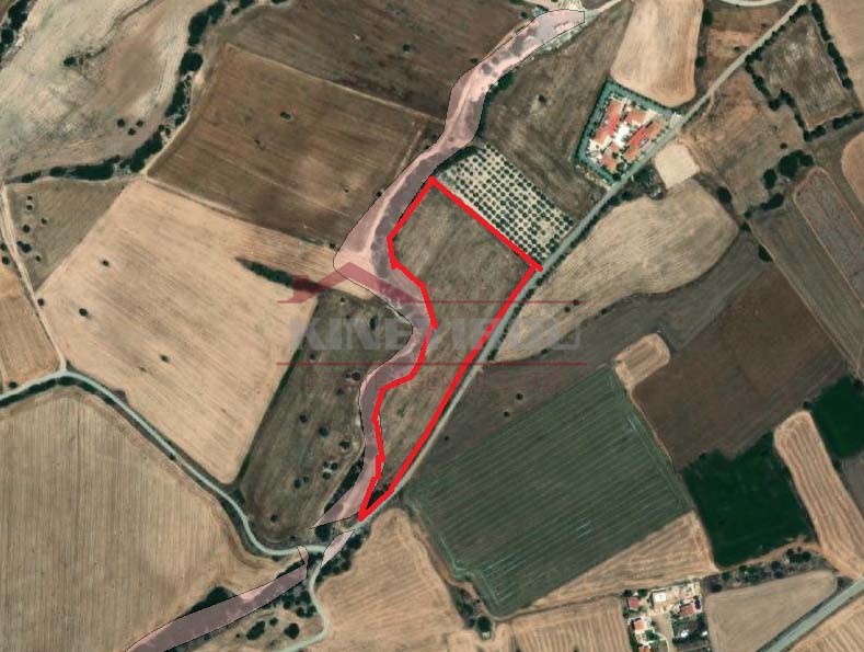 Land in Anafotia for investment