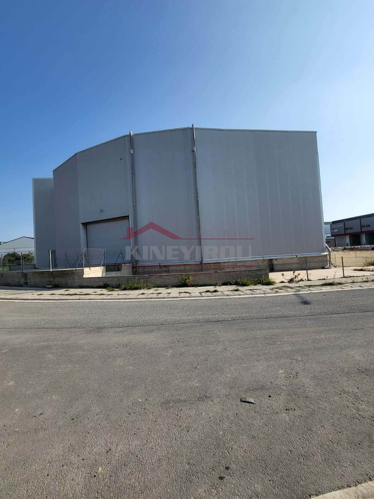 Spacious warehouse in the industrial area of Aradippou, Larnaca.