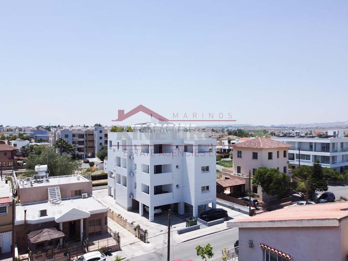 Three-bedroom flat in central location in Agios Nikolaos Quarter of Larnaca Municipality.