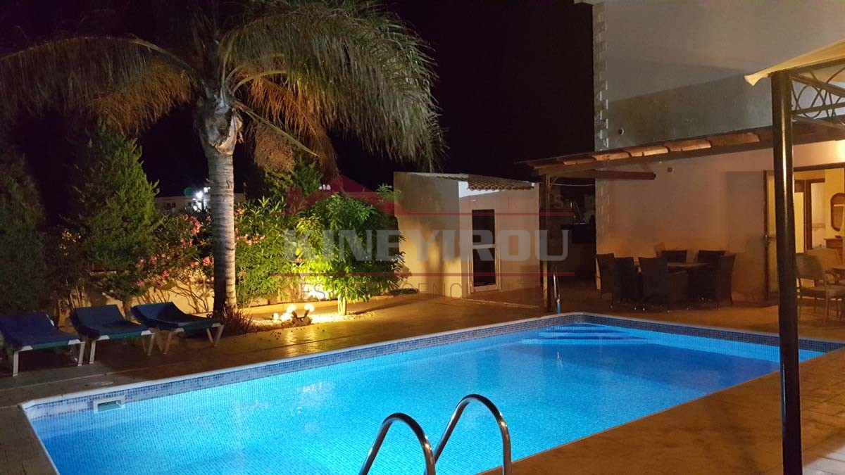 Four bedroom, house with swimming pool in a touristic area of Protaras.
